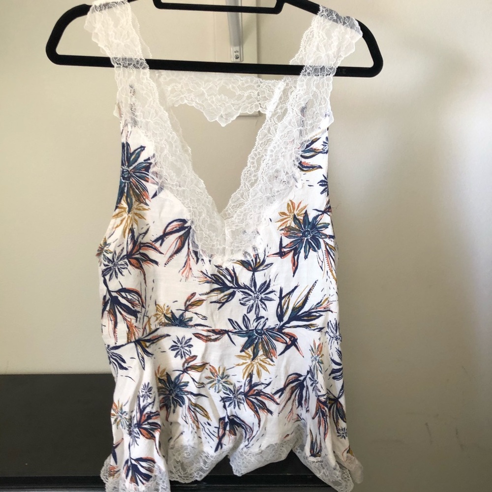 Beautiful “intimately” Free People top!